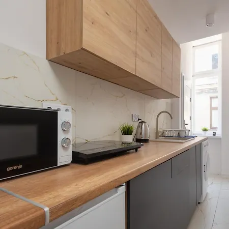 Centrum3a Prochnika 21